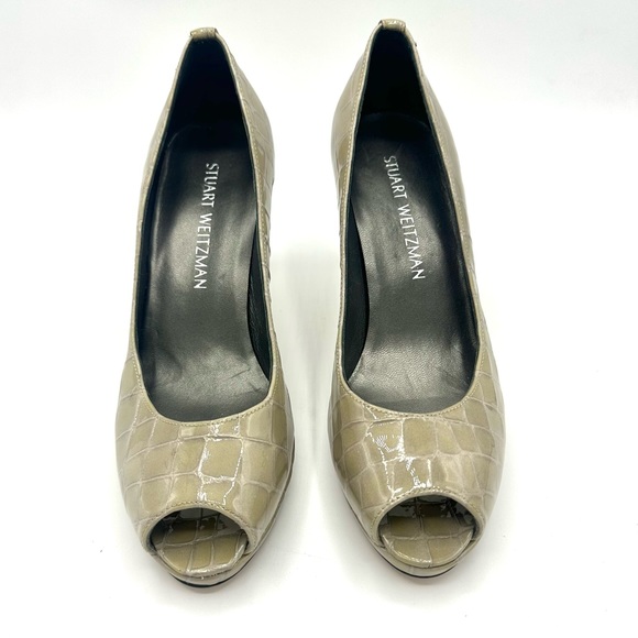 Stuart Weitzman Logoanna Pebble Sioux Crocodile Print Peep Toe Pumps - Picture 3 of 9